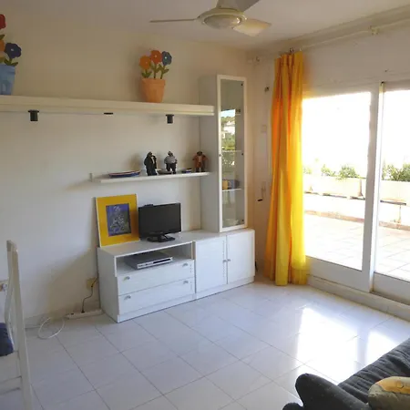 Con Terraza, Jardin Y Piscina Comunitaria A 200m De La Playa En Sant Carles - Es-228-130 Apartment *